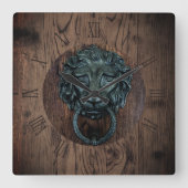 Vintager Türknopfdruck aus rustikalem Holz Quadratische Wanduhr (Vorderseite)