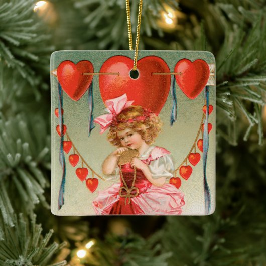 Vintager Valentinstag, Viktorianisches Mädchen mit Keramikornament (Baum)