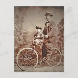 Vintager Vater und Kind auf dem Rad Postkarte