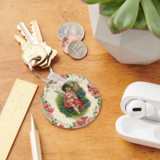 Vintager Viktorianischer Valentinstag-Cherub am Te Schlüsselanhänger (Schreibtisch)