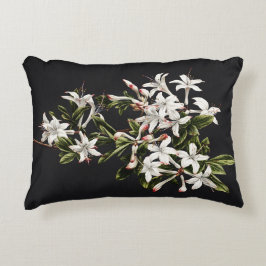 Vintager Zweig der weißen Azaleen im Blühen Dekokissen