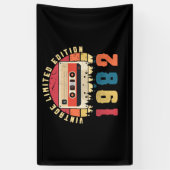 Vintages 1982 Geburtstagskassettenband Banner (Vertikal)