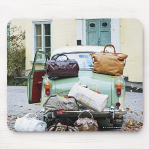 Vintages Auto mit Losen Gepäck Mousepad