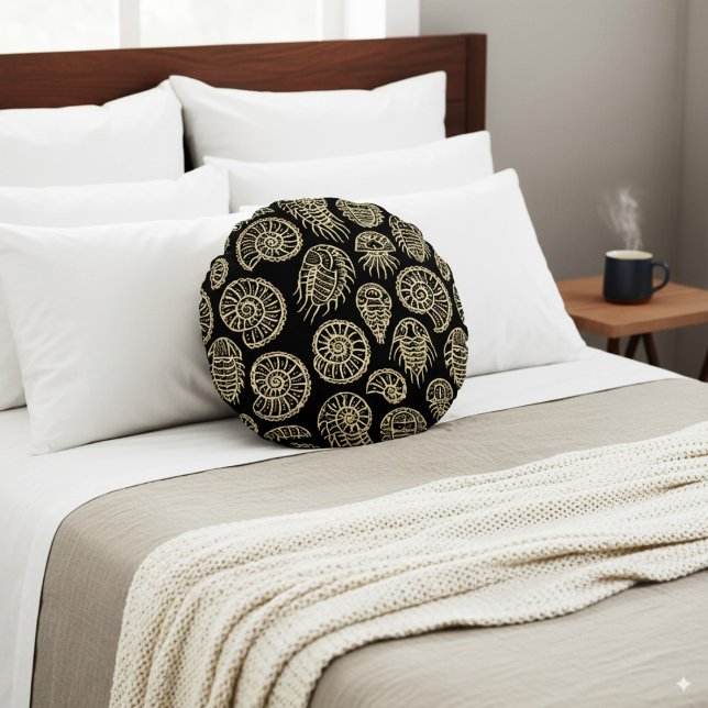Vintages beige-fossiles Trilobit-Ammoniak-Muster Rundes Kissen (Von Creator hochgeladen)