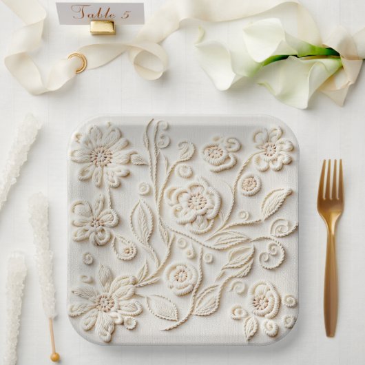 Vintages, besticktes Blumendesign aus Elfenbein Pappteller (Hochzeit)