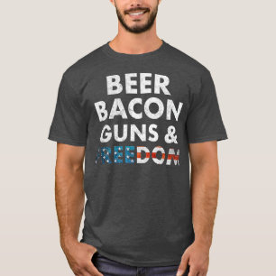 Vintages Bier Bacon Guns Freedom Funny 4. T-Shirt
