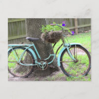 Vintages Bike Blume Basket Fahrrad im Garten