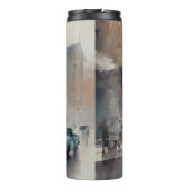 Vintages blaues Auto in Foggy Cityscape Thermosbecher (Rückseite)