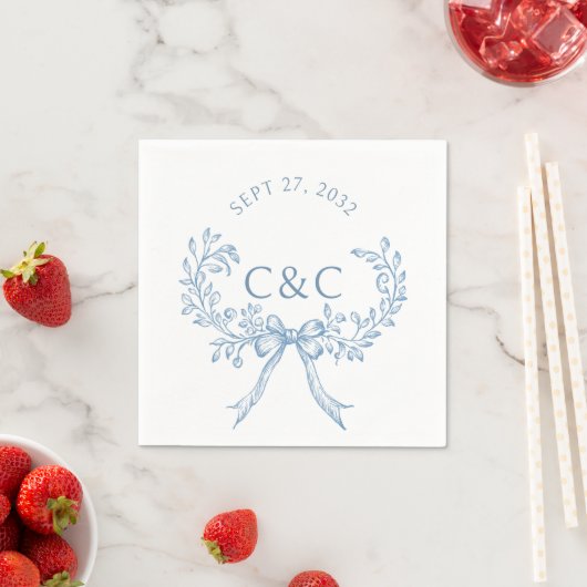 Vintages blaues Blumencoquette Monogramm Serviette (Beispiel)