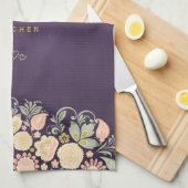 Vintages, blumengeschmücktes lila Pflaumen Geschirrtuch (Viertel Falte)