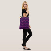 Vintages, blumengeschmücktes, nahtloses Muster. Ge Tasche (Am Model)