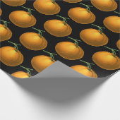 Vintages botanisches Orangenfruchtmuster auf schwa Geschenkpapier (Ecke)