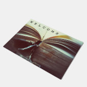 Vintages Buch offen Fußmatte (Schrägansicht)