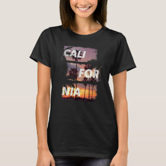 Vintages California Summer Vacation Beach Souvenir T-Shirt