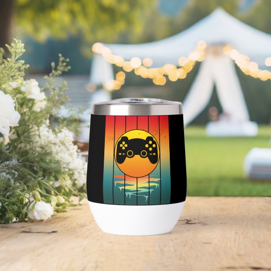 Vintages Computerspiel für Sunset Gamer (Hochzeit (gedreht))