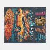 Vintages cooles Auto aus dem Jahr 1974 Fleecedecke (Vorderseite (Horizontal))