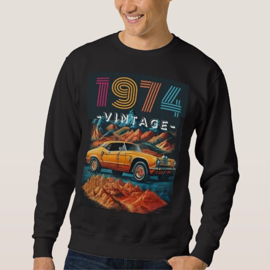 Vintages cooles Auto aus dem Jahr 1974 Sweatshirt (Vorderseite)