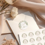 Vintages Daisy Art Nouveau von Mucha Runder Aufkleber<br><div class="desc">Jugendstil-Vintage-Hochzeitsaufkleber von Alphonse Mucha in einem floralen, romantischen und skurrilen Design. Viktorianische Schnörkel ergänzen klassische Deko-Schriftart. Bitte geben Sie Ihre Initialen ein und Sie sind fertig. Wenn Sie das Design weiter ändern möchten, klicken Sie auf den blauen Button "Anpassen". Vielen Dank, dass Sie mein Design für Ihre Hochzeit in Betracht...</div>