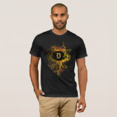 Vintages Damaskusmuster mit Monogramm Buchstaben D T-Shirt (Vorne ganz)