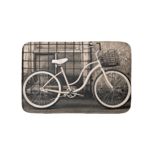Vintages Fahrrad mit Korb Badematte