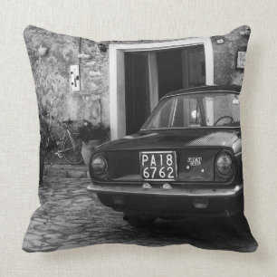 Vintages FIAT-Fahrzeug in Italien in einfarbiger F Kissen