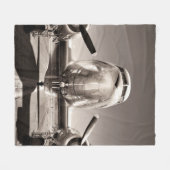 Vintages Flugzeug auf der Piste Fleecedecke (Vorderseite (Horizontal))