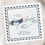 Vintages Flugzeug Es ist eine junge Babydusche Nap Serviette<br><div class="desc">Mit diesen bezaubernden Servietten können Sie Ihre Babydusche in neue Höhen führen! Diese Servietten mit einem charmanten Vintagen Flugzeug, das durch einen wolkenverhangenen Himmel ragt, sind die perfekte Ergänzung zu Ihrem Reise- oder Luftfahrtfest. Die sanfte blaue Farbe und das spielerische Design schaffen eine kahle Atmosphäre, um Ihren kleinen Piloten willkommen...</div>