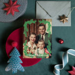 Vintages Foto Pinienbären Weihnachten<br><div class="desc">Ein Vintages Foto-Weihnachtsgeschenk mit einem Kiefernrahmen,  der mit einem Rotspecht geschmückt ist. Sie können den Text leicht anpassen und das Foto durch Ihr eigenes ersetzen.</div>