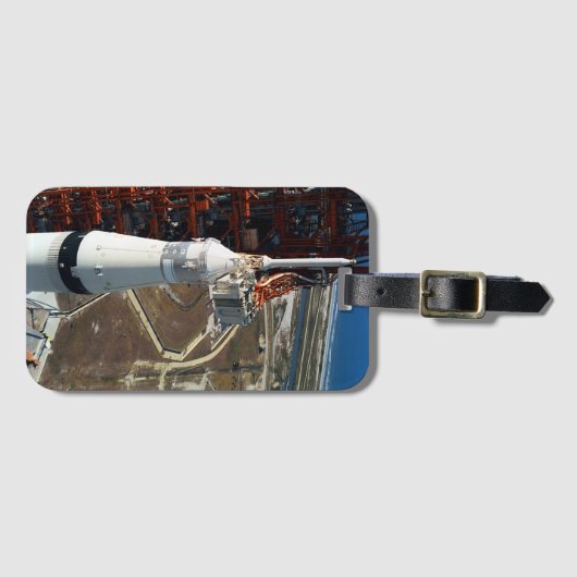 Vintages Foto von Saturn V Gepäckanhänger (Vorderseite (Horizontal))