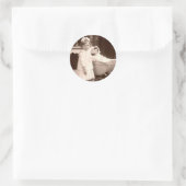 Vintages Fotokind mit Pram Runder Aufkleber (Tasche)