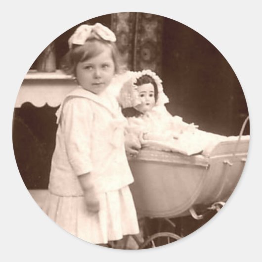 Vintages Fotokind mit Pram Runder Aufkleber (Vorderseite)