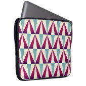 Vintages geometrisches, nahtloses Dreieck. Laptopschutzhülle (Vorne Rechts)