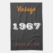 Vintages Geschenk von 1967 Geschirrtuch (Vertikal)