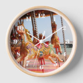 Vintages Glück runden, Pferde auf Karussell Uhr (Vorderseite)