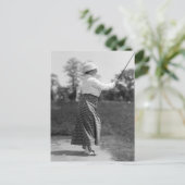 Vintages Golfspielen von Frauen, 1910er Postkarte (Stehend Vorderseite)