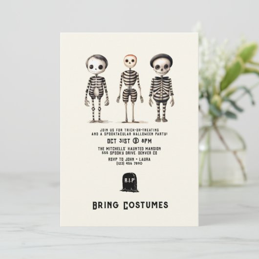 Vintages Gothic Skeletons Halloween-Party Einladung (Stehend Vorderseite)