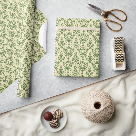 Vintages Green Damask Muster auf hellbeige Geschenkpapier (Kunsthandwerk)