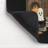 Vintages Halloween Ghost Holding Black Cat Groovy Mousepad (Ecke)
