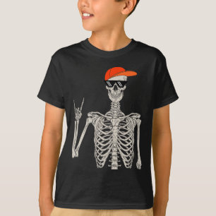 Vintages Halloween Skeleton Rock On Hand Skelett m T-Shirt