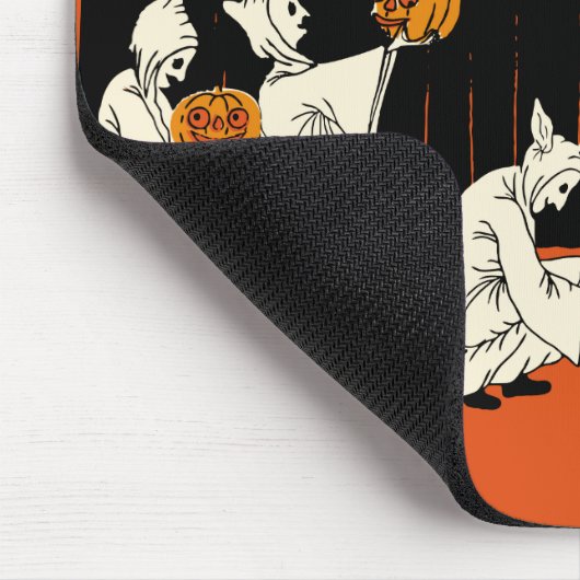 Vintages Halloween "Spooks auf Parade" Mousepad (Ecke)
