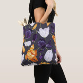 Vintages handGezeichnet Tulips Dunkles Muster Tasche (Von Nahem)