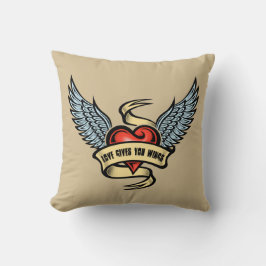 Vintages Herz mit Flügeln Kissen