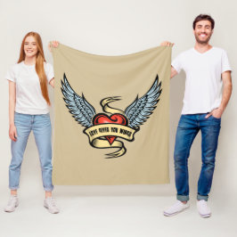 Vintages Herz mit Flügeln, Liebe gibt Ihnen Flügel Fleecedecke