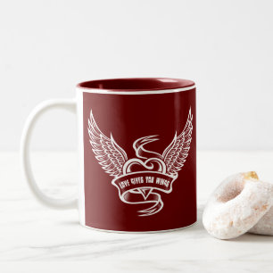 Vintages Herz mit Flügeln, Liebe gibt Ihnen Flügel Zweifarbige Tasse