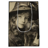 Vintages Hexenmädchen mit schwarzer Katze Mittlere Geschenktüte (Rückseite)