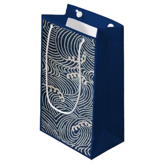 Vintages japanisches Textil, Wellenmuster Kleine Geschenktüte (Vorderseite Schrägansicht)