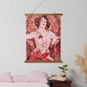 Vintages Jugendstil "The Ruby" von Alphonse Mucha Wandteppich Mit Holzrahmen