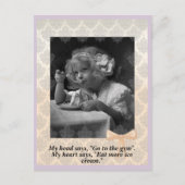 Vintages junges Mädchen mit Eiscreme Postkarte (Vorderseite)