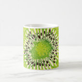 Vintages Kiwi-Slice-Muster. Kaffeetasse (Mittel)