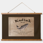 Vintages Kodiak-Lachs-Etikett Wandteppich Mit Holzrahmen (Vorderseite 2)